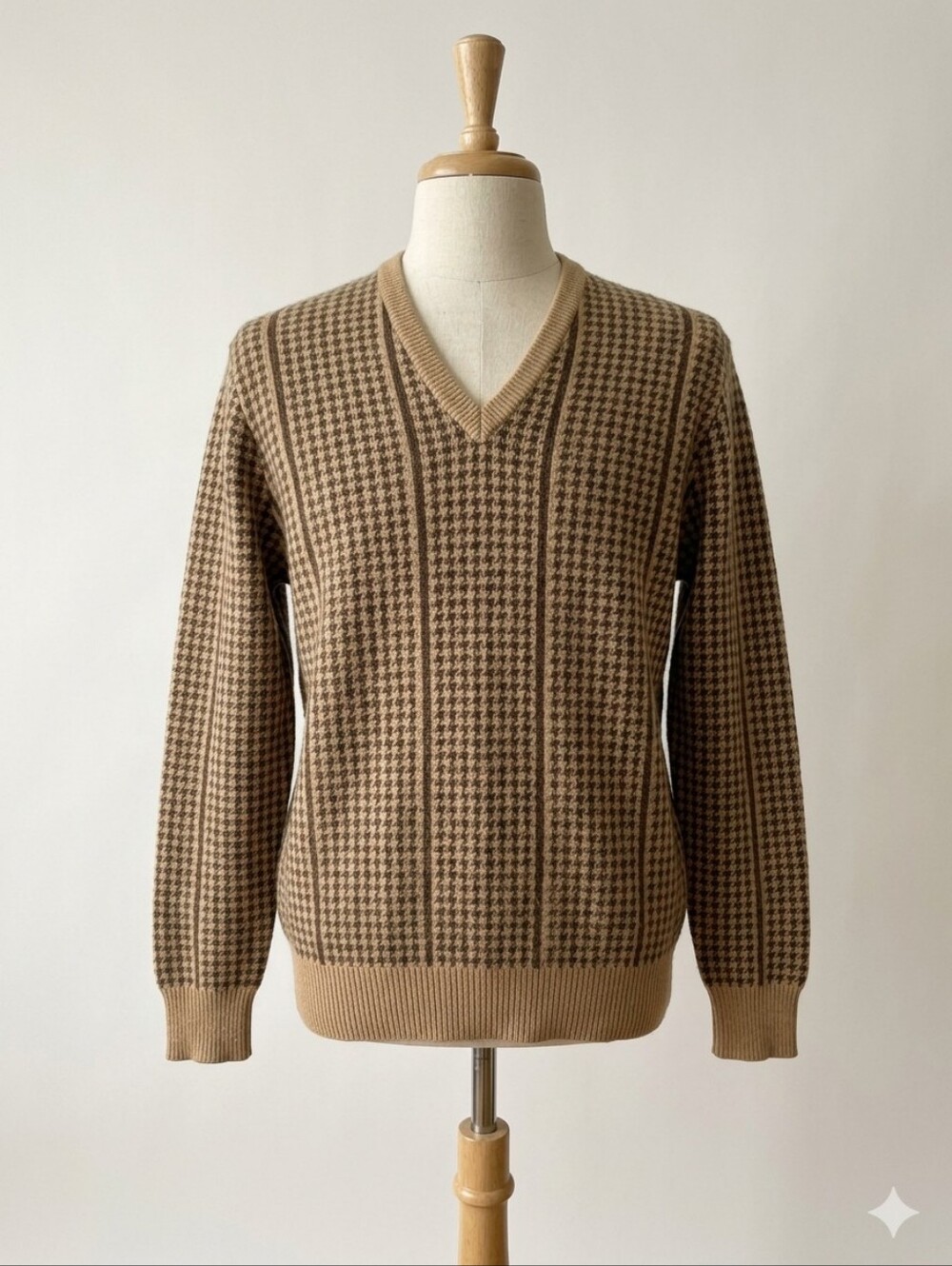 Vintage Brooks Brothers Tan Houndstooth Shetland Wool V-Neck Sweater L